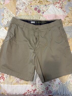 Lee Men’s Khaki Flat Front Shorts